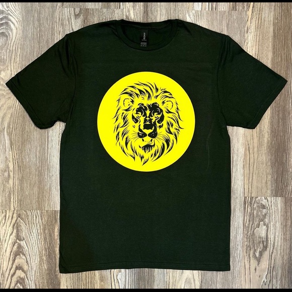 Lion shirt - Picture 1 of 2